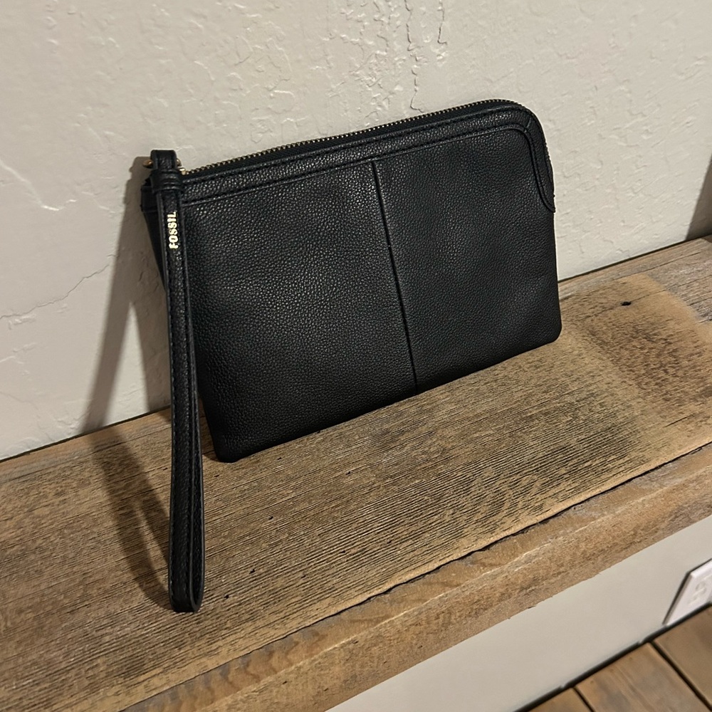 NWT Fossil black leather wristlet